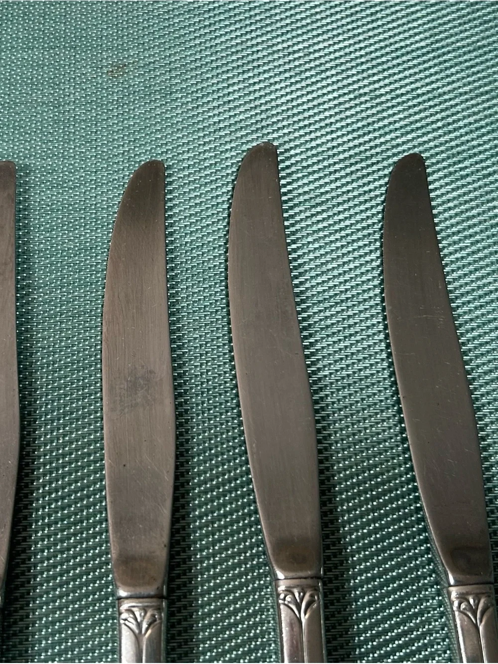 4 Oneida Community Chandelier Dinner Knives Stainless Flatware